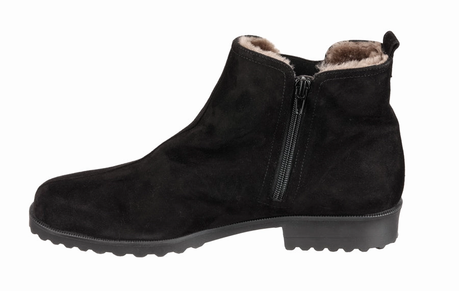 Br Bear Black Boots Goth