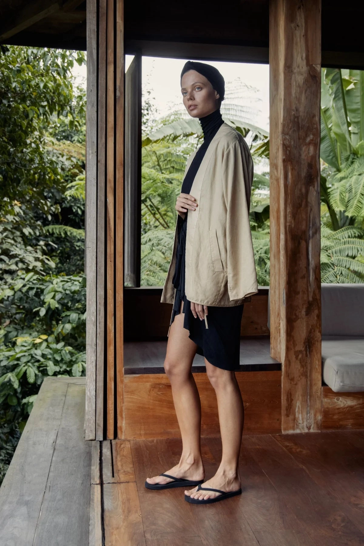 H2k Flip Flops BLACK | THE ESSNTLS TIRE SOLE - Indosole