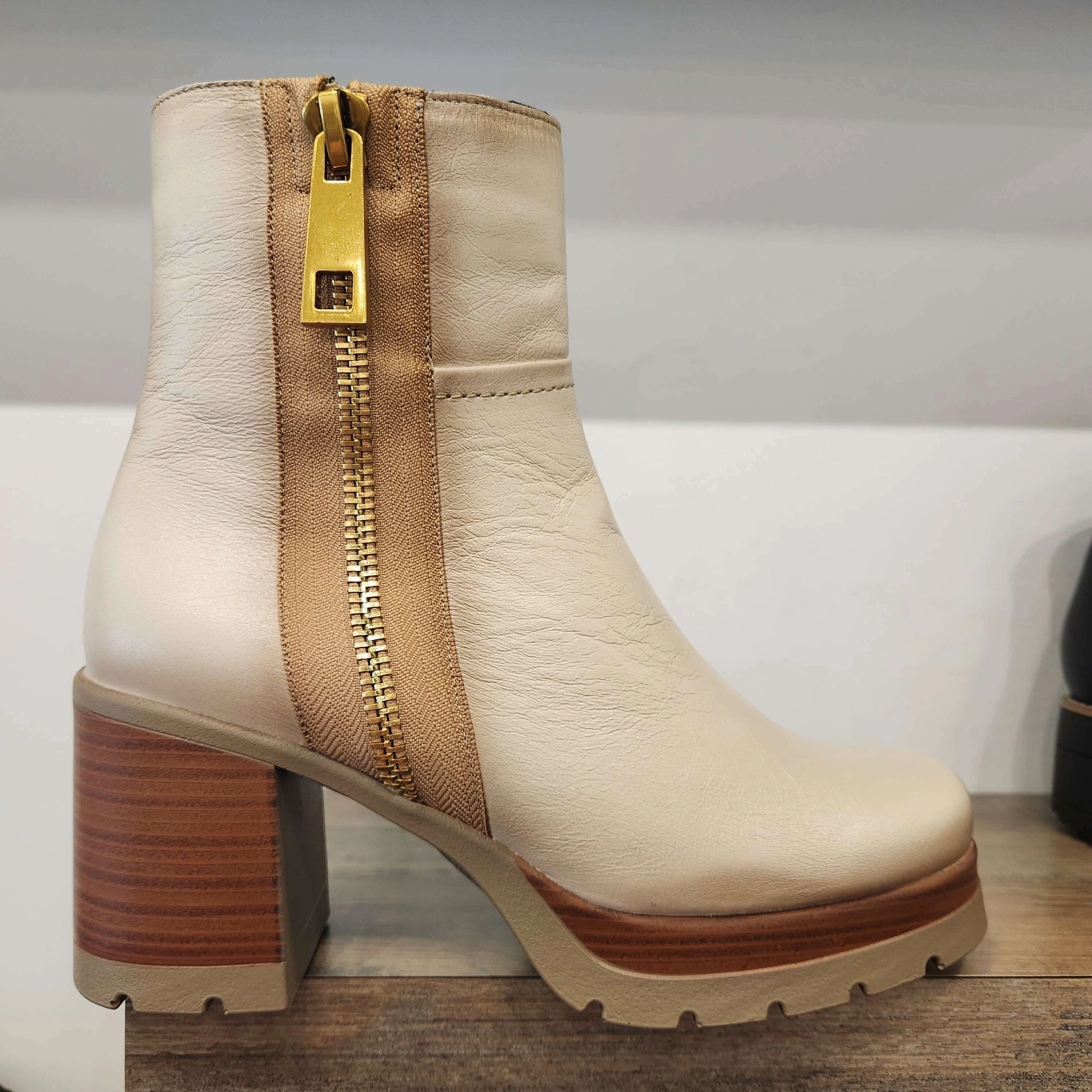 Fluchos - D9413 - Porcelana Sangeti Boots Wide Calf