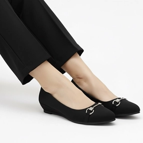 M01015 kitten wedge Best Hiking Shoes For High Arches