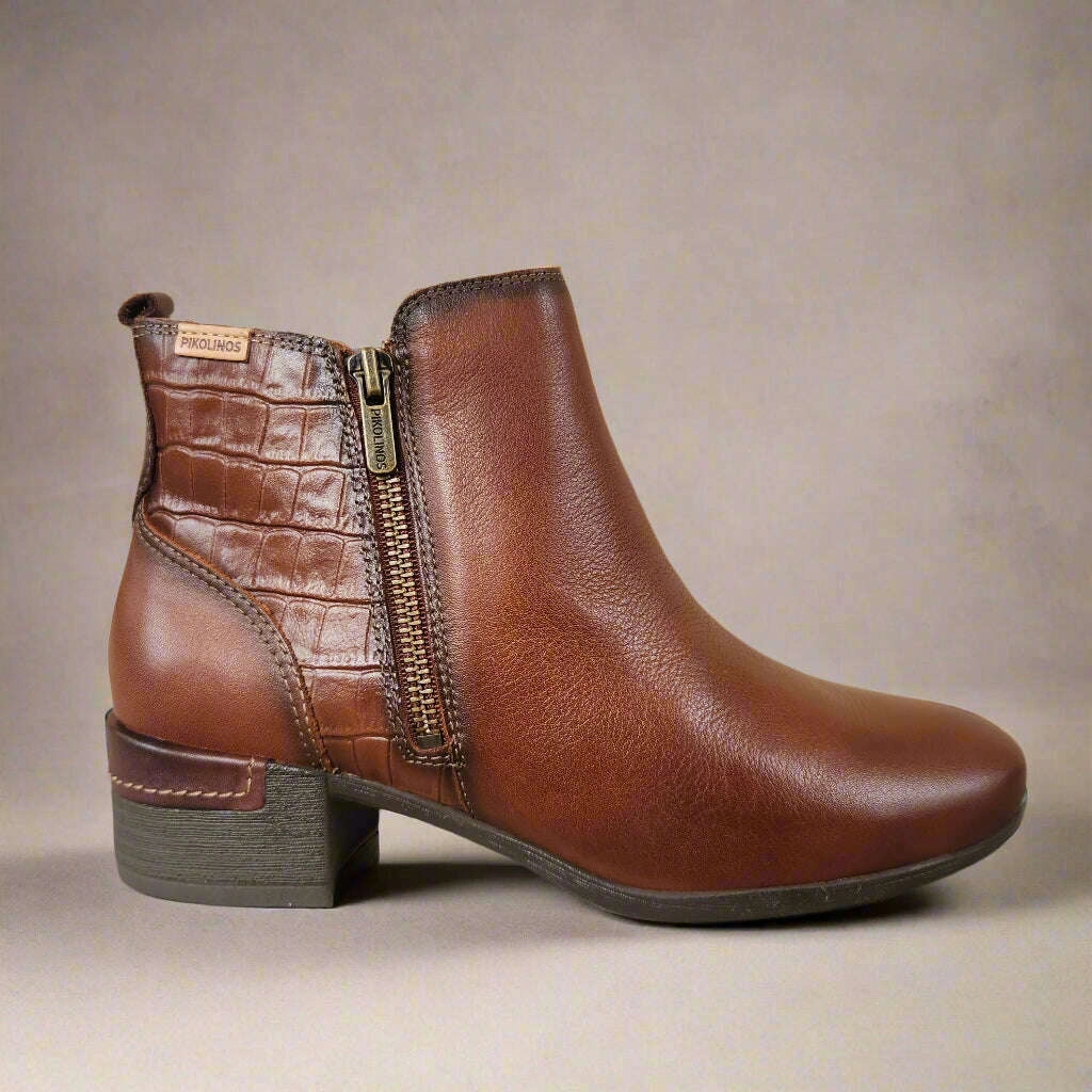 Nancy Sinatra These Boots Are PIKOLINOS Malaga W6W-8968C1