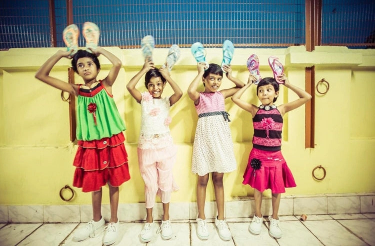 Moe Loco Be Grateful Sandal Camilla Flip Flops