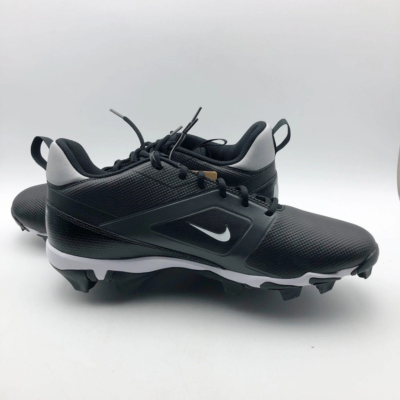 Nike Men's Alpha Menace 4 Shark Football Cleats Size 10.5 Black Grey White NWOB Nike Zoom Pulse Shoes