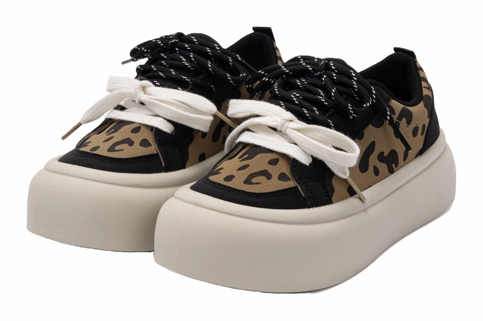 HUANQIU Height Increasing Slip Resistant Low top Skateboard Shoes Women's Beige Black Grip Hiking Shoes