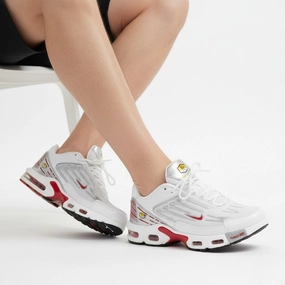 Hiking Shoes Vs Sneakers M0251 side tick