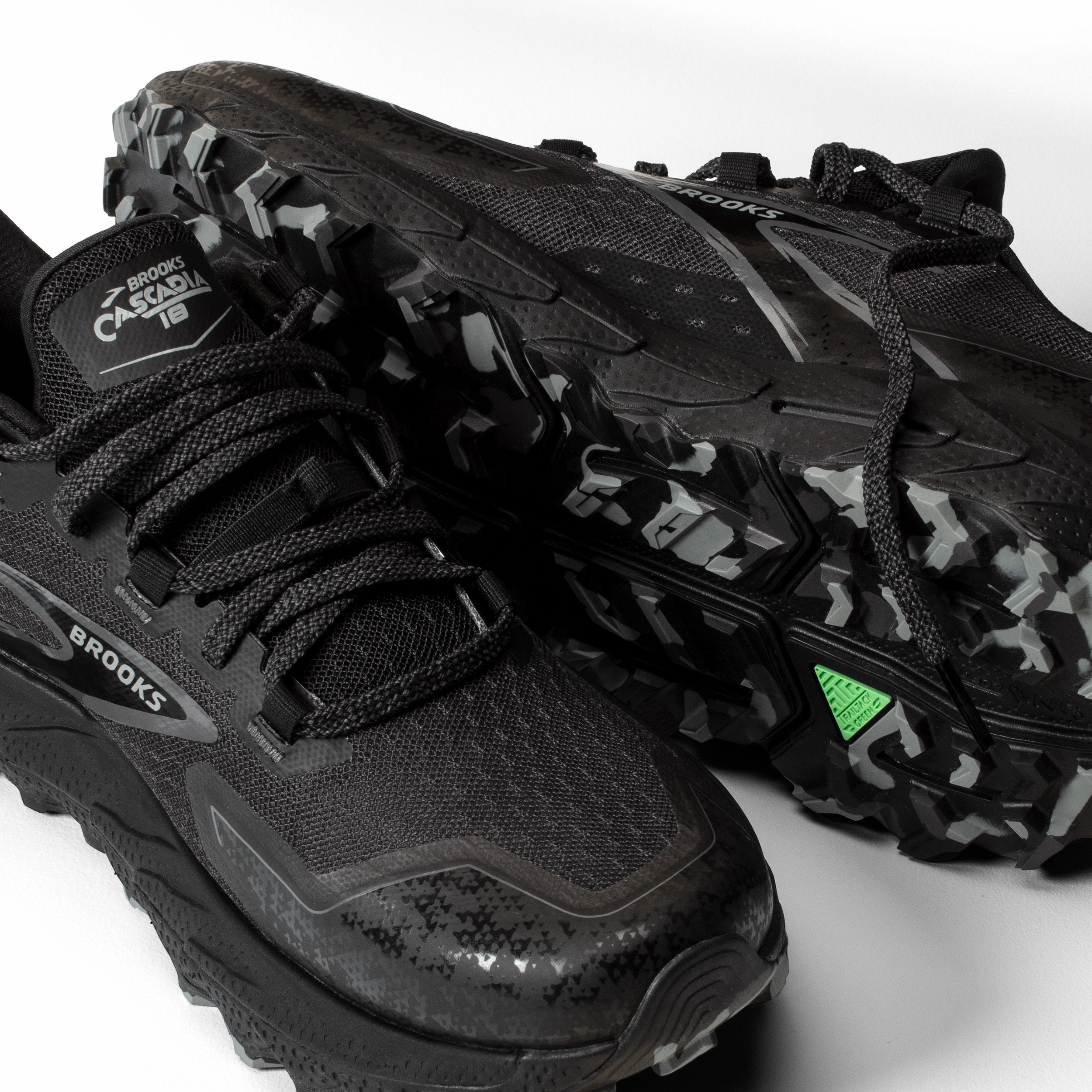 Brooks Cascadia 18 | Black / Blackened Pearl | Womens Speedcross Trail Shoes
