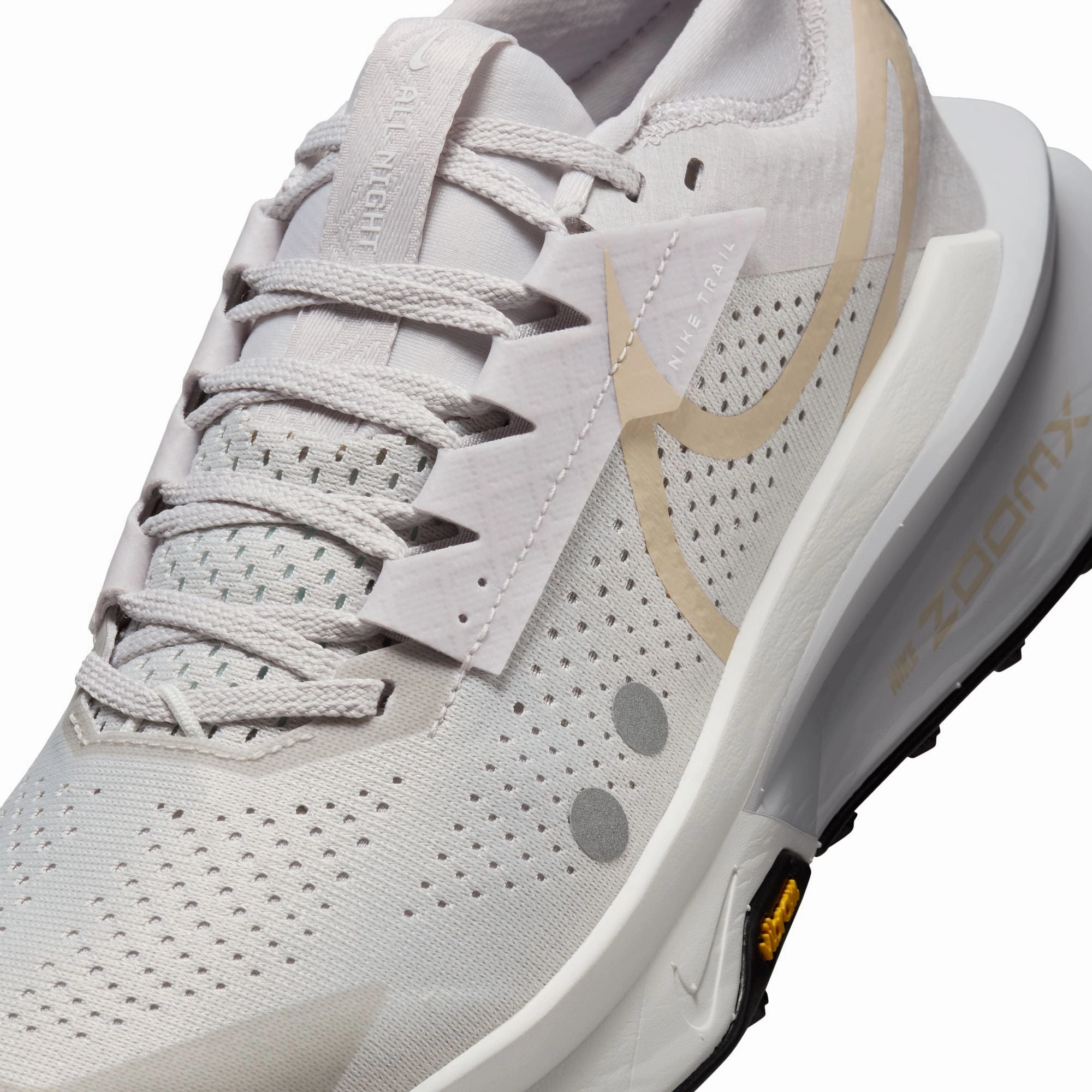 Winter Trail Hiking Shoes Womens Zegama Trail 2 (007 - Vast Grey/Sanddrift-Summit White-Black)